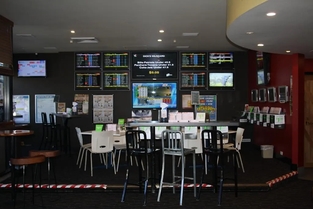 Hotel Beach House Nambour 4*,  Australia