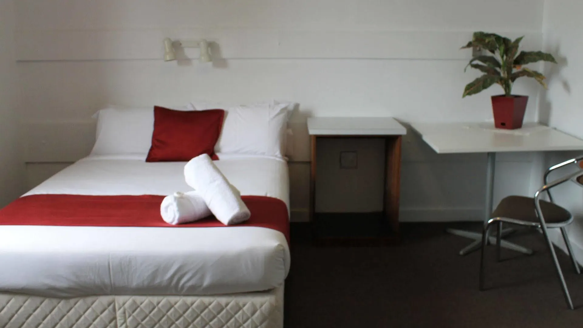Hotel Beach House Nambour Australia